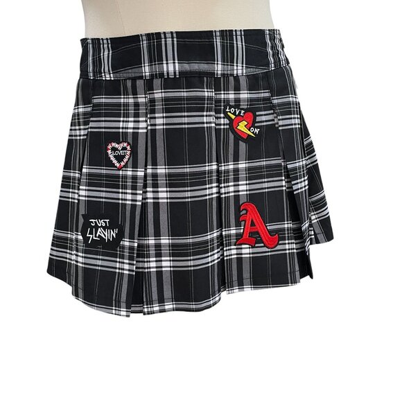 Red Crop Tee & Plaid Pleated Skirt Set XL – Preppy Y2K Grunge Style with Patches - Picture 6 of 16